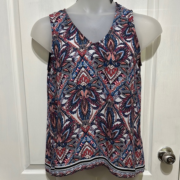 Floral Patterned Sleeveless Top - Red, Blue, White - Picture 1 of 6